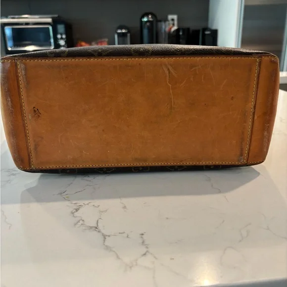 Authentic Louis Vuitton Monogram Hippo Piano Bag Tote w/Vachetta Leather Straps - Picture 3 of 16